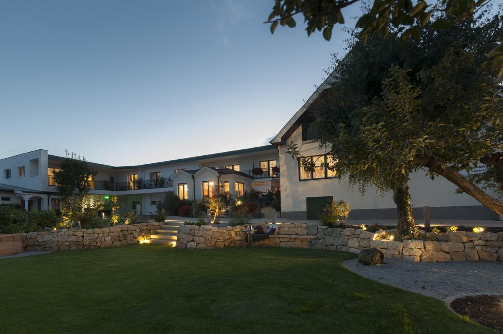 Hotel Haus Kranixfeld-Fischl Mörbisch am See Exterior foto